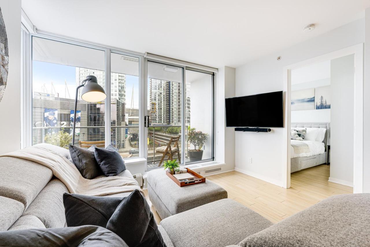 Heart Of Downtown 1 Bd Entire Condo - Pool, Gym, Parking, Office, Ac Vancouver Exterior photo