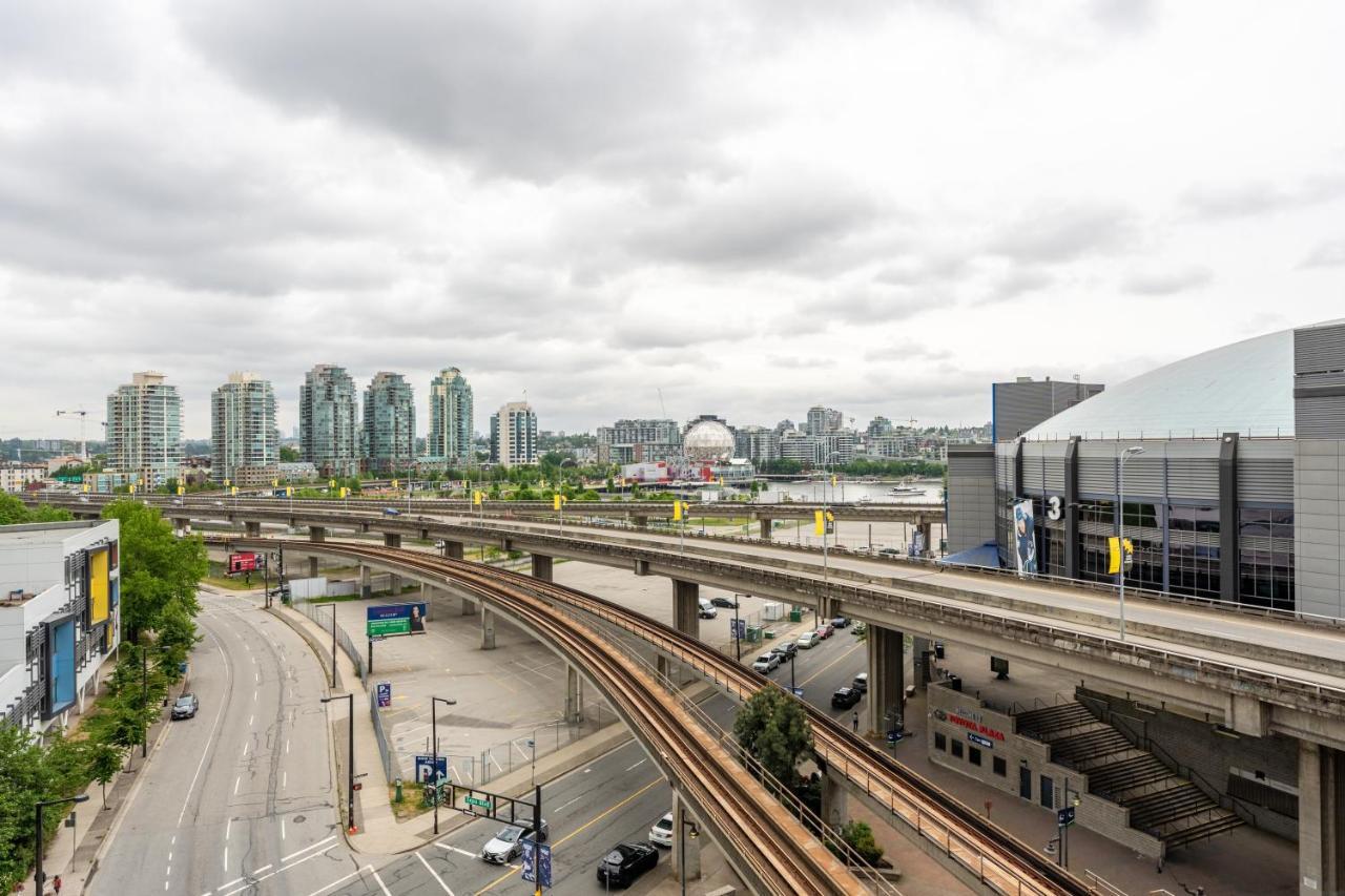 Heart Of Downtown 1 Bd Entire Condo - Pool, Gym, Parking, Office, Ac Vancouver Exterior photo